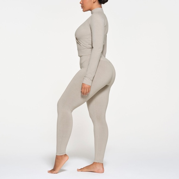 Skims Outdoor Track Jacket Stone Size Medium - Picture 3 of 9